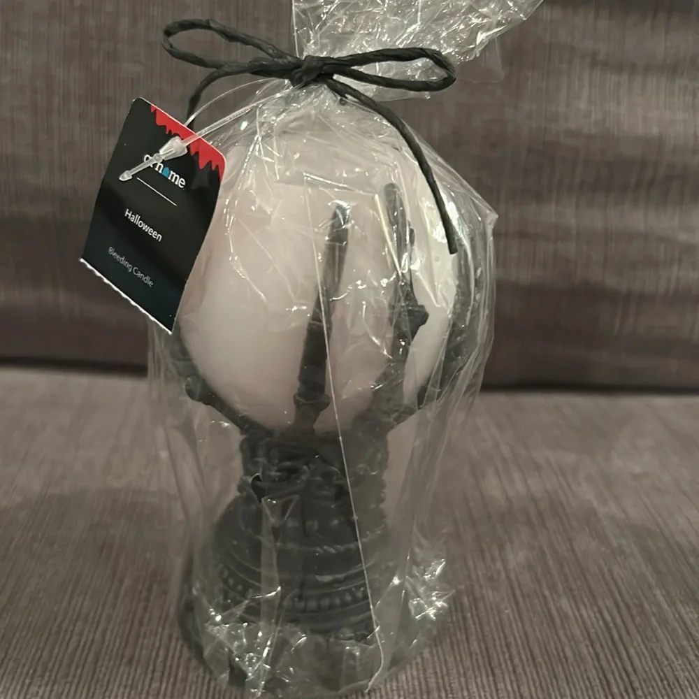 Bleeding Candle Skull Glass Ball NEW